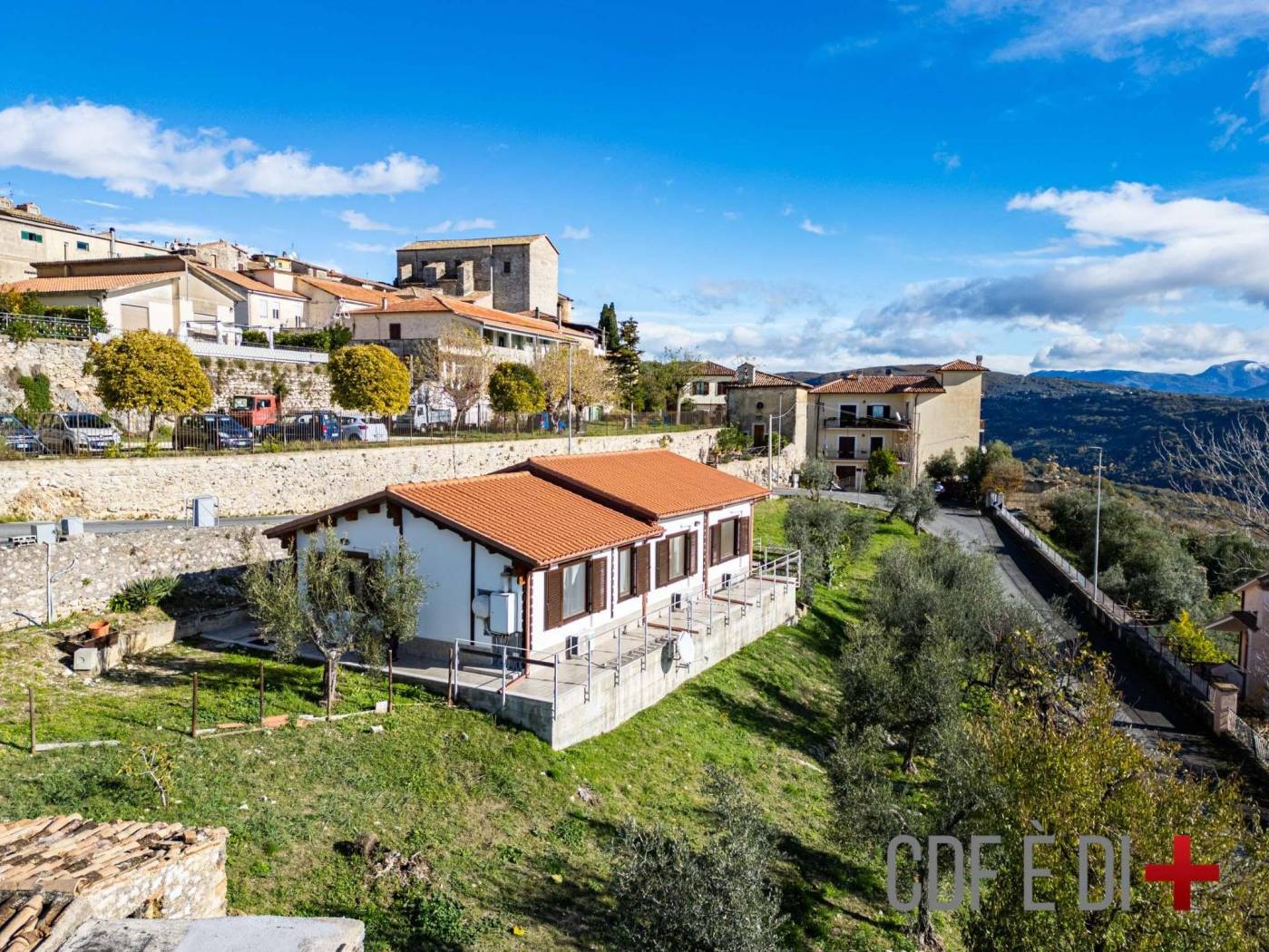 Villa in vendita a Mompeo