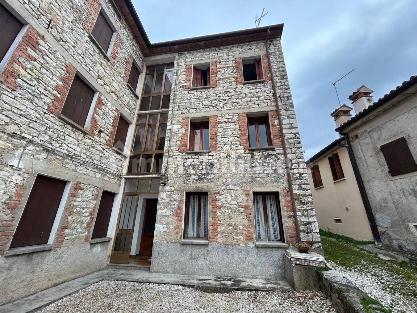 Villa in vendita a Revine Lago