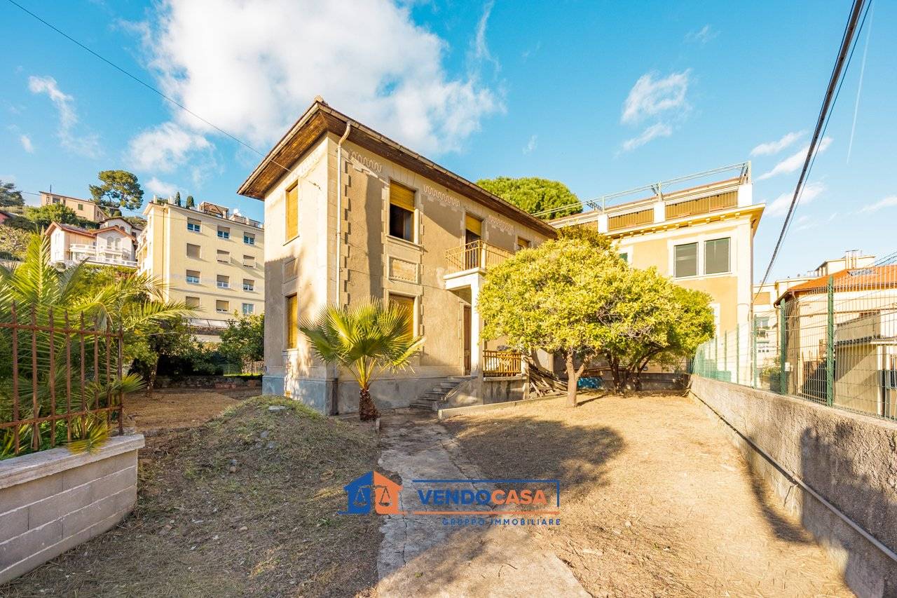 Villa in vendita a Alassio