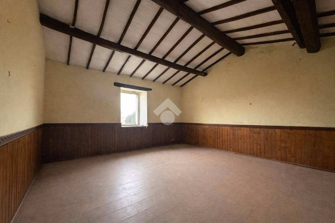 Rustico - Casale in vendita a Orte