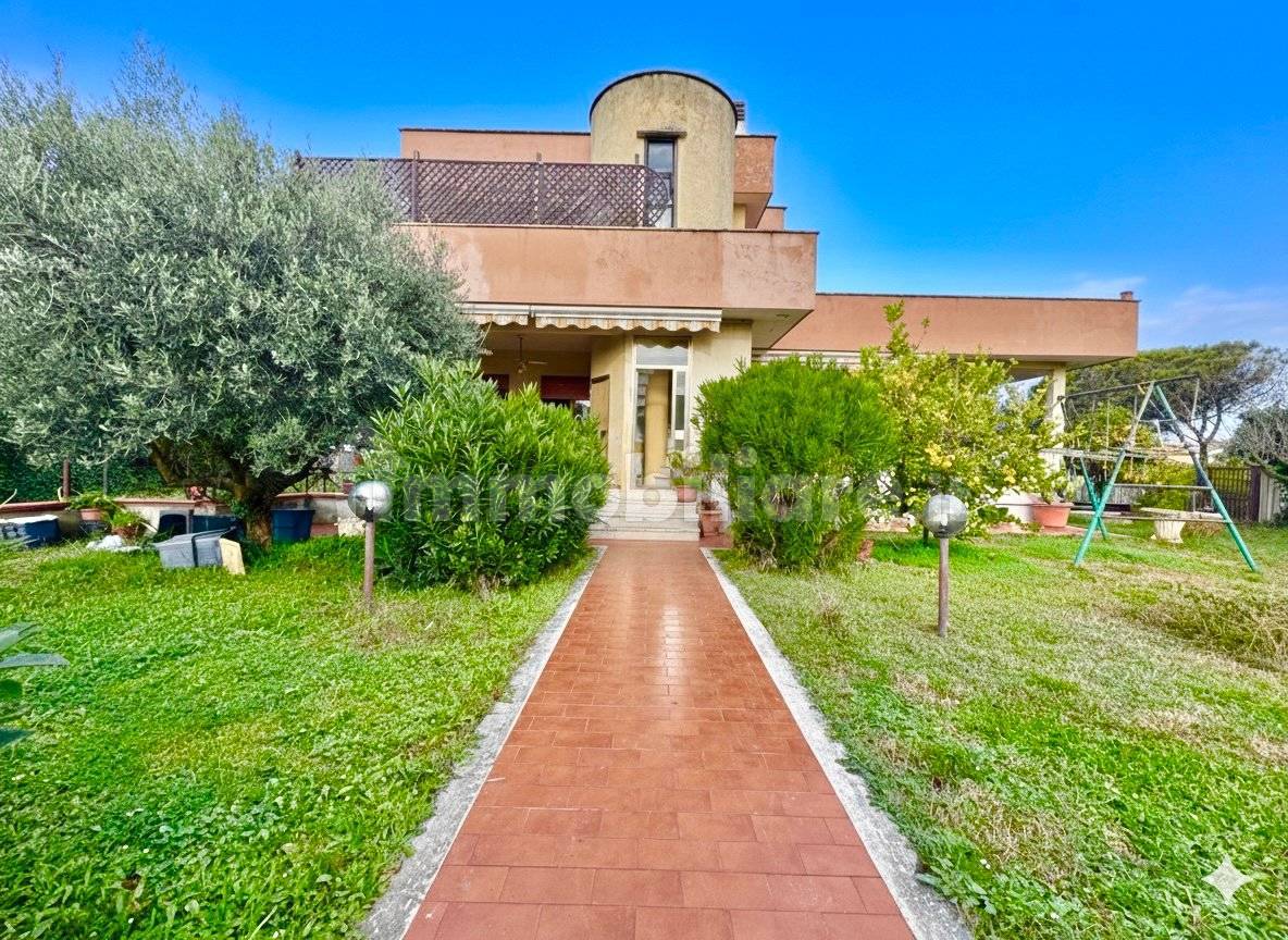 Villa in vendita a Nettuno