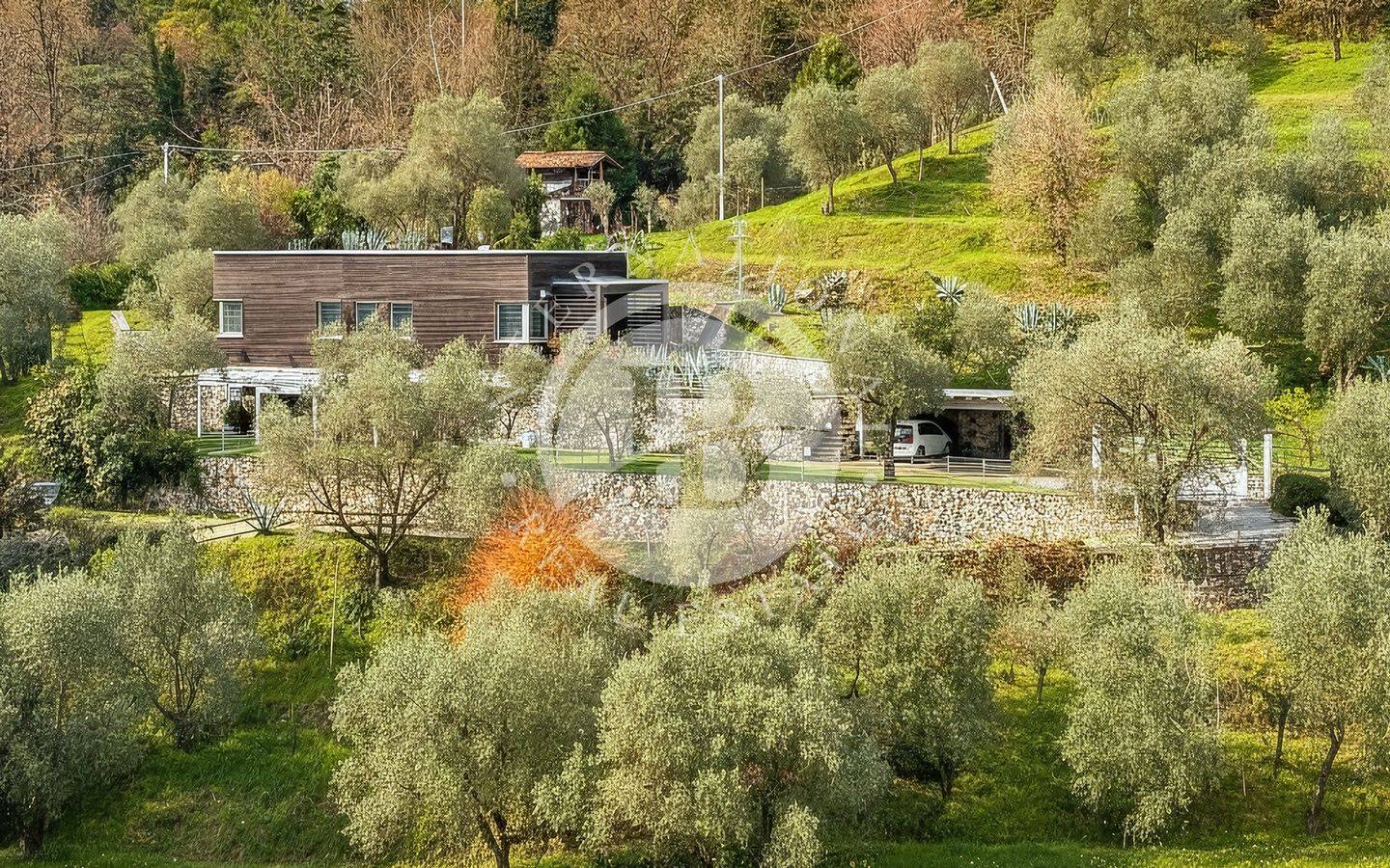 Villa in vendita a Vezzano Ligure