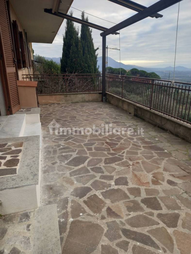 Appartamento in vendita a Fara in Sabina