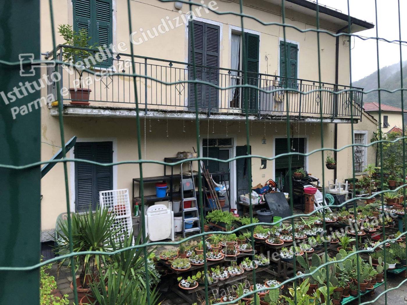 Palazzo - Stabile in vendita a Tornolo