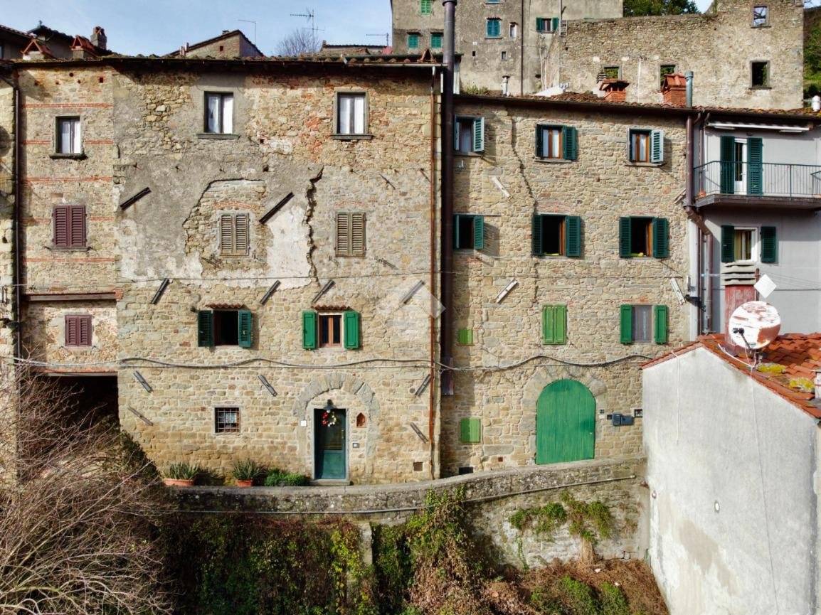 Rustico - Casale in vendita a Pescia