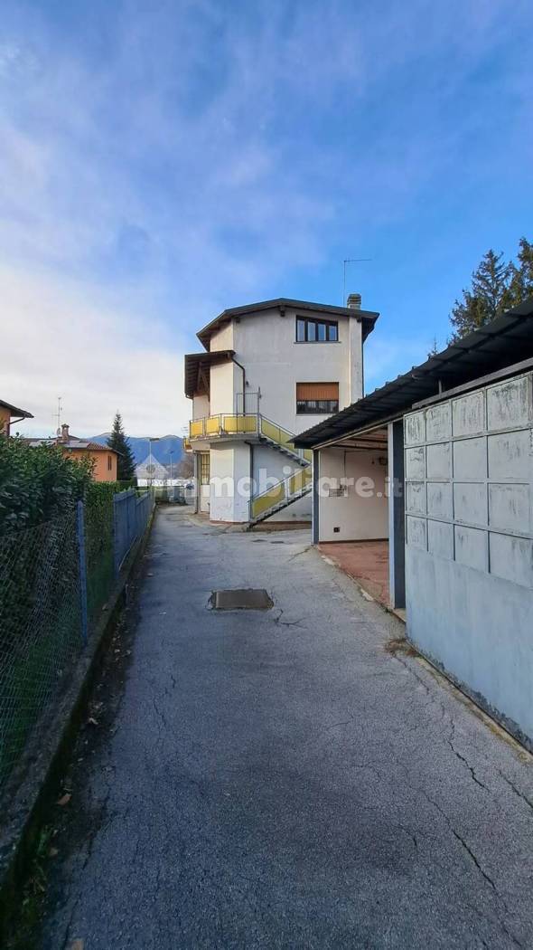 Villa in vendita a Bosisio Parini