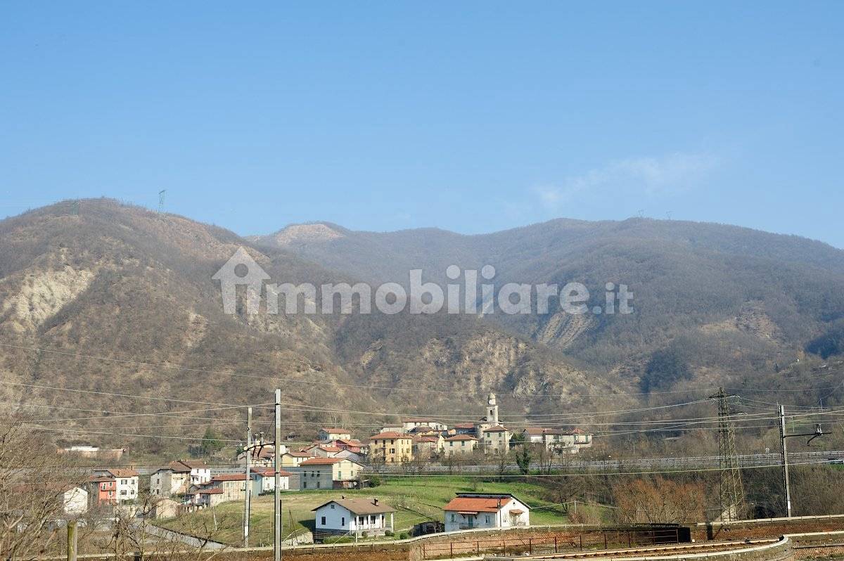Casa indipendente in vendita a Isola del Cantone