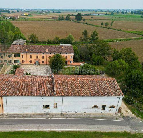 Villa in vendita a Commessaggio