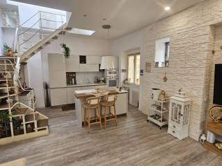 3-room flat excellent condition, fourth floor, Dinegro, Genoa