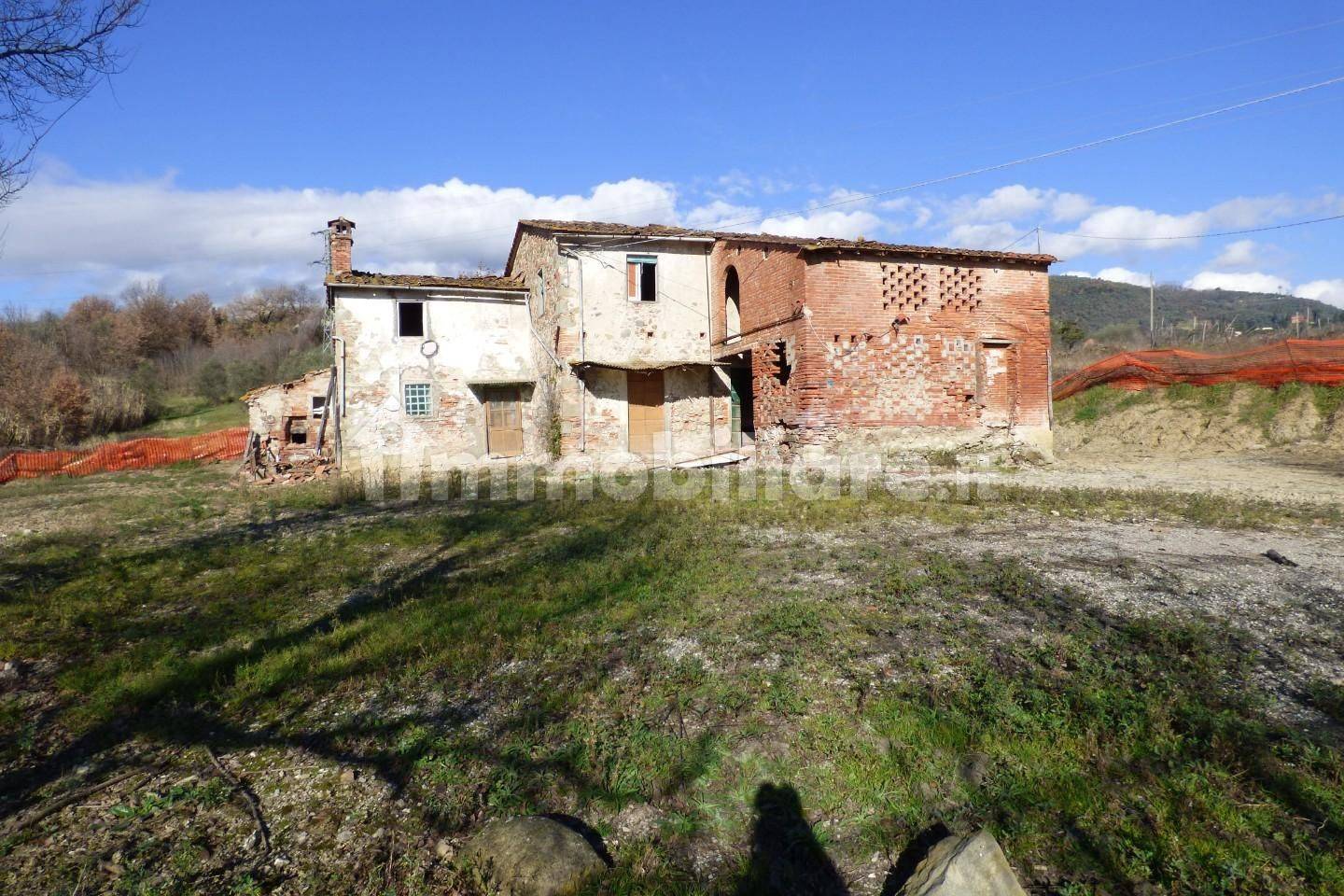 Rustico - Casale in vendita a Pescia