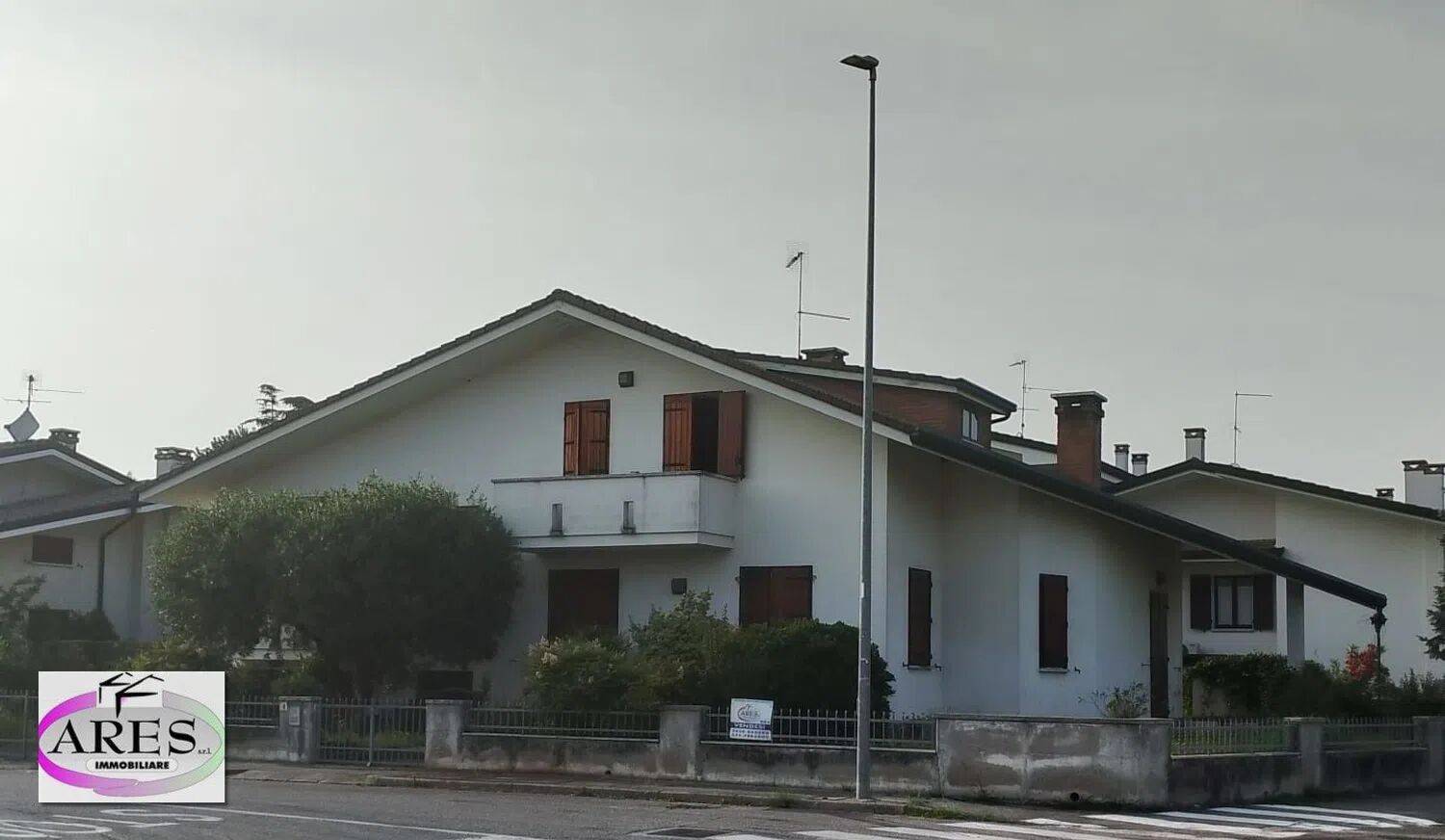 Villa in vendita a Urbana