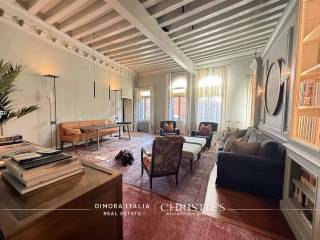Apartment excellent condition, first floor, Accademia - Salute, Venice