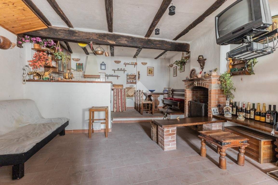 Appartamento in vendita a Caprarola