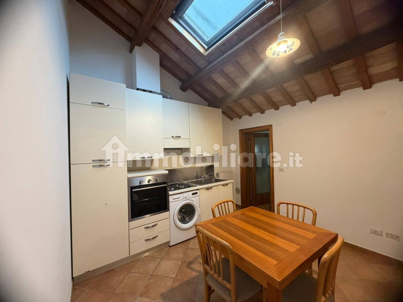 Appartamento in affitto a Jesi