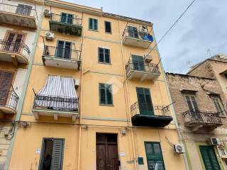 3-room flat via arcivescovo alfano 19, Settecannoli, Palermo