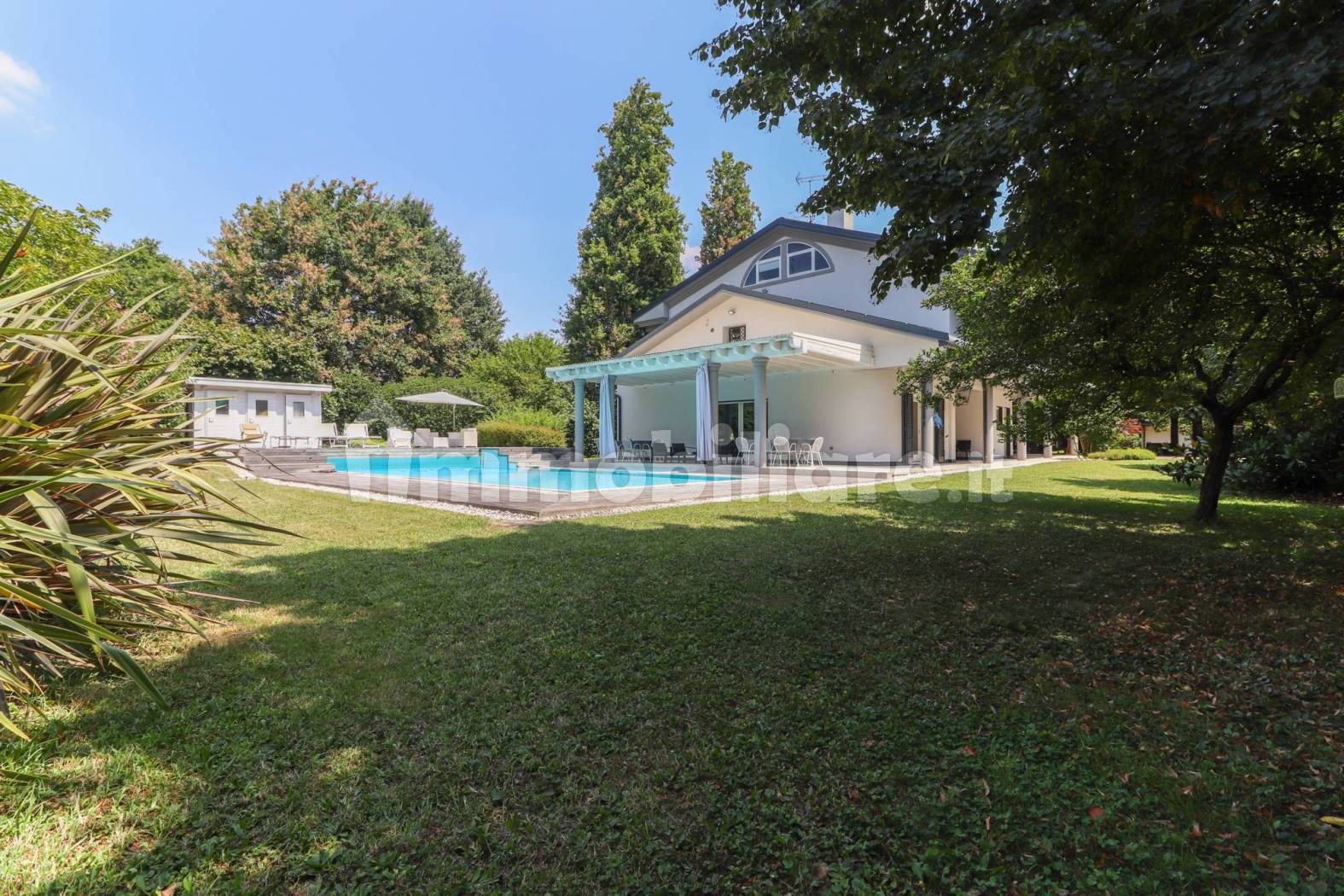 Villa in vendita a Cento