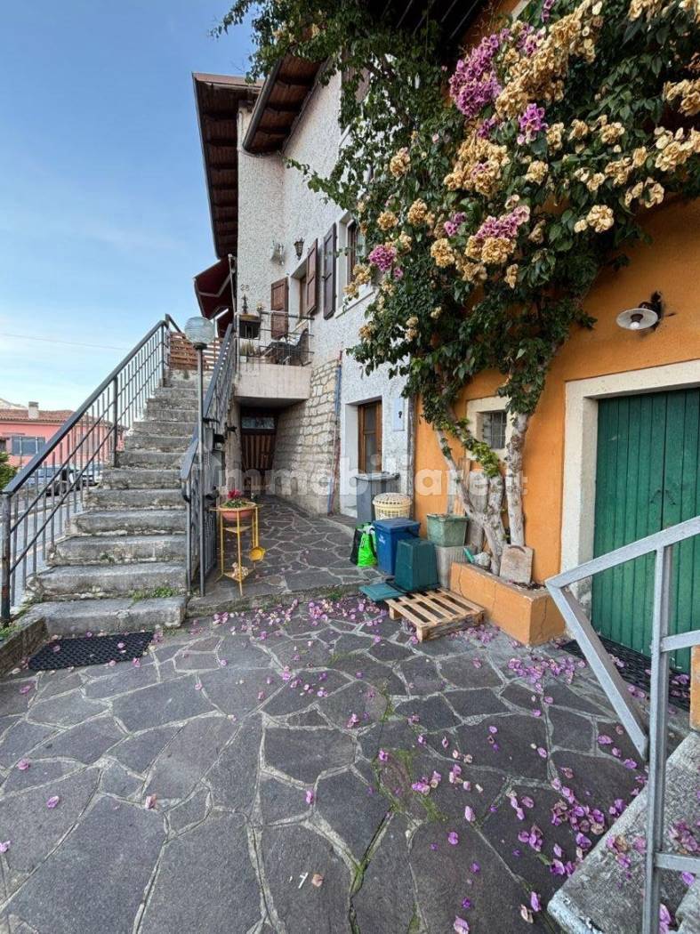 Villa in vendita a Brenzone sul Garda