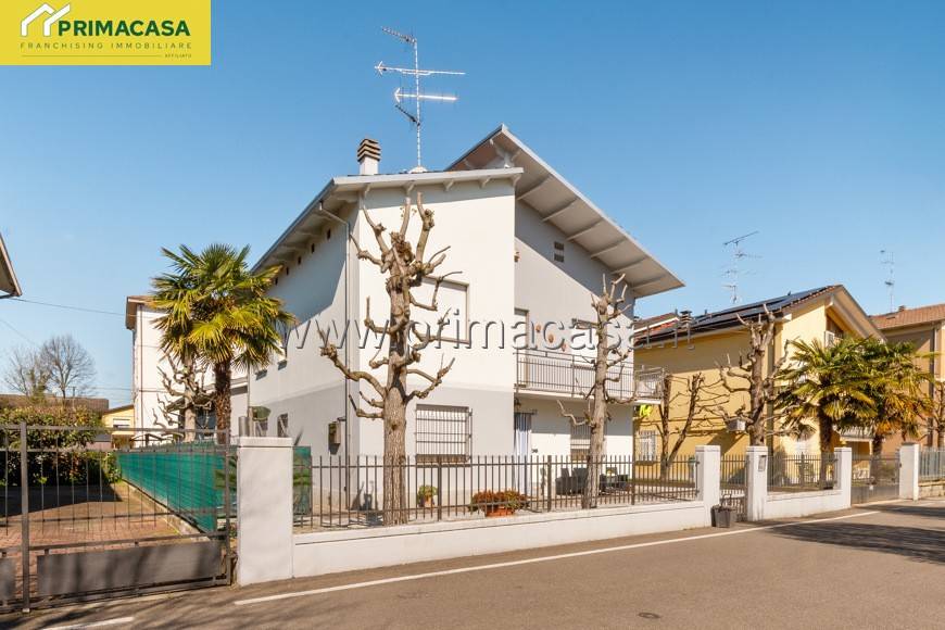 Casa indipendente in vendita a Correggio
