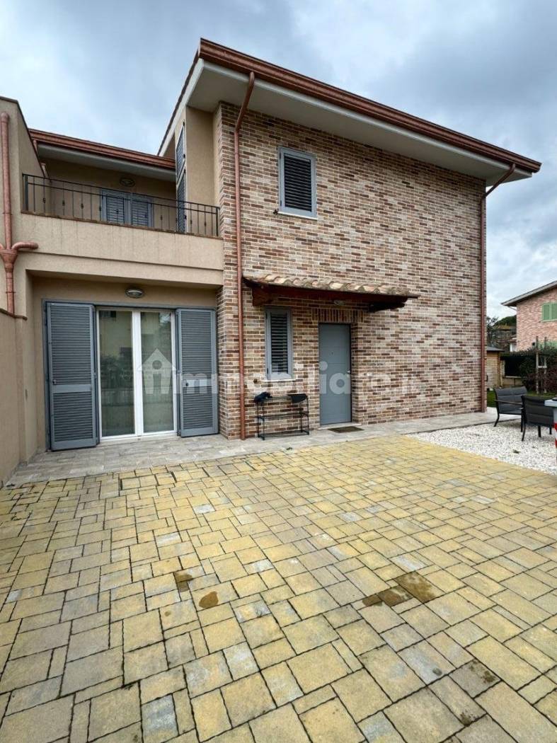 Casa indipendente in vendita a Perugia