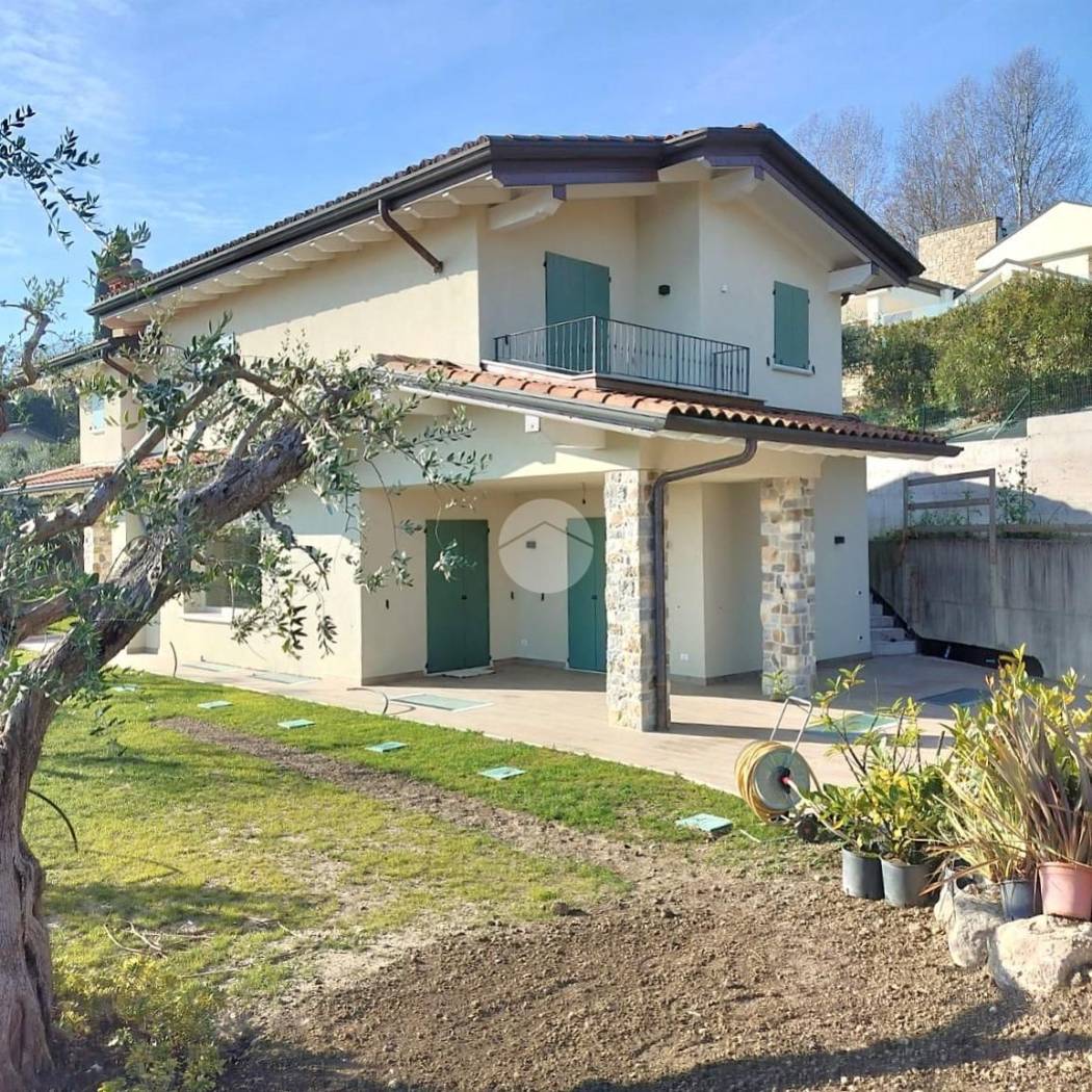 Villa in vendita a Padenghe sul Garda