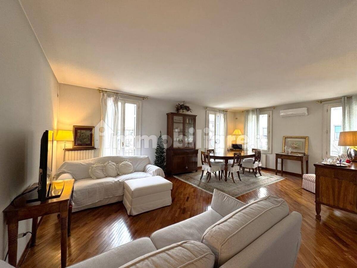 Casa indipendente in vendita a Verona