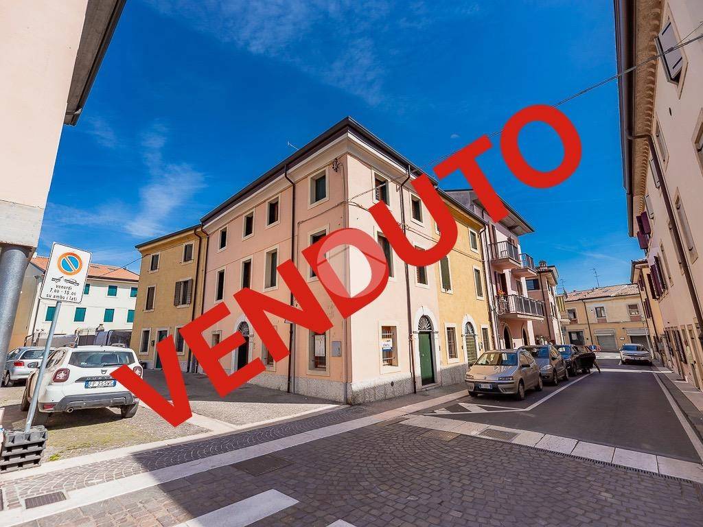 Appartamento in vendita a Sommacampagna