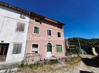 Casa indipendente in vendita a Montecchia di Crosara