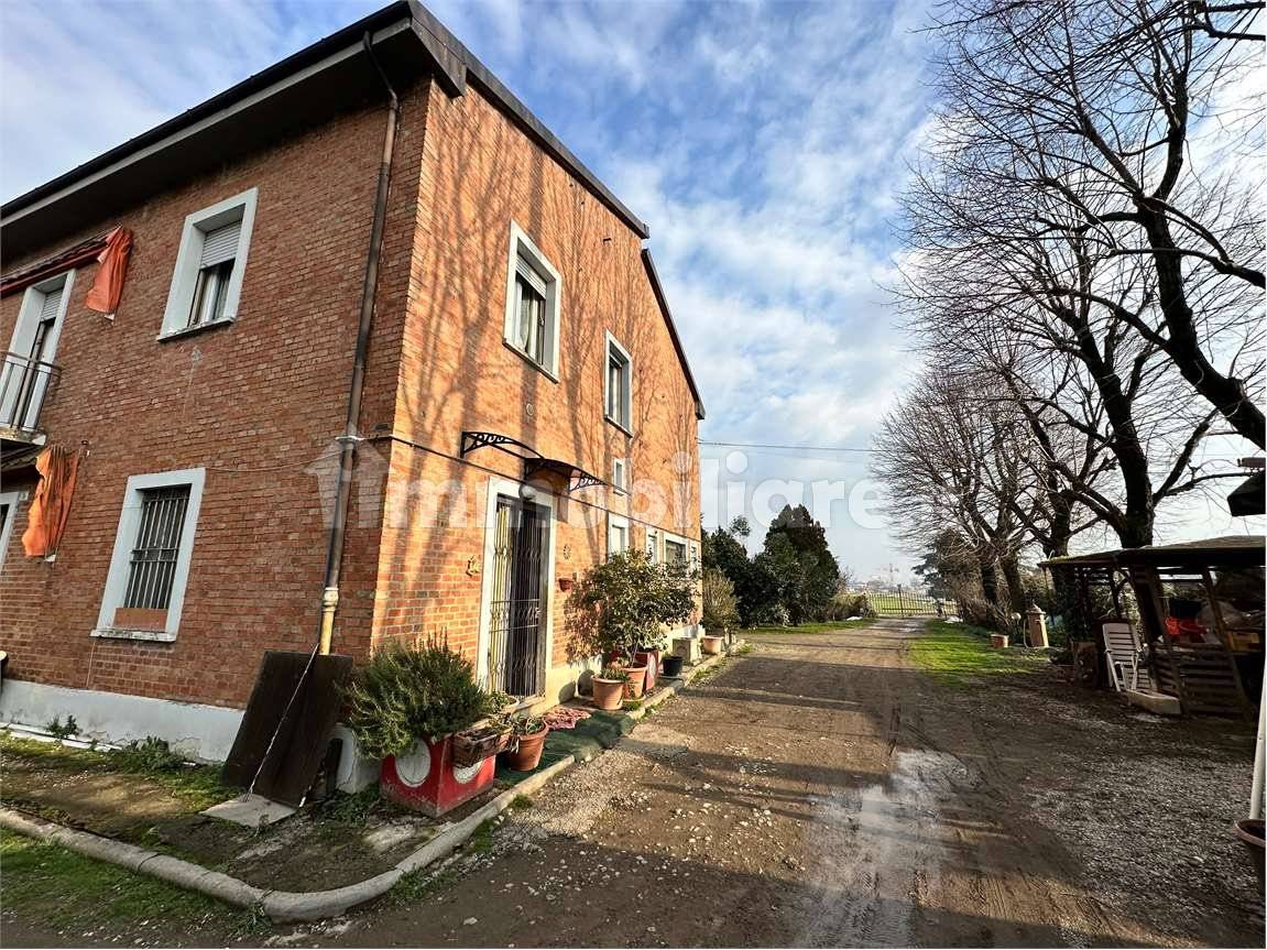 Villa in vendita a Imola