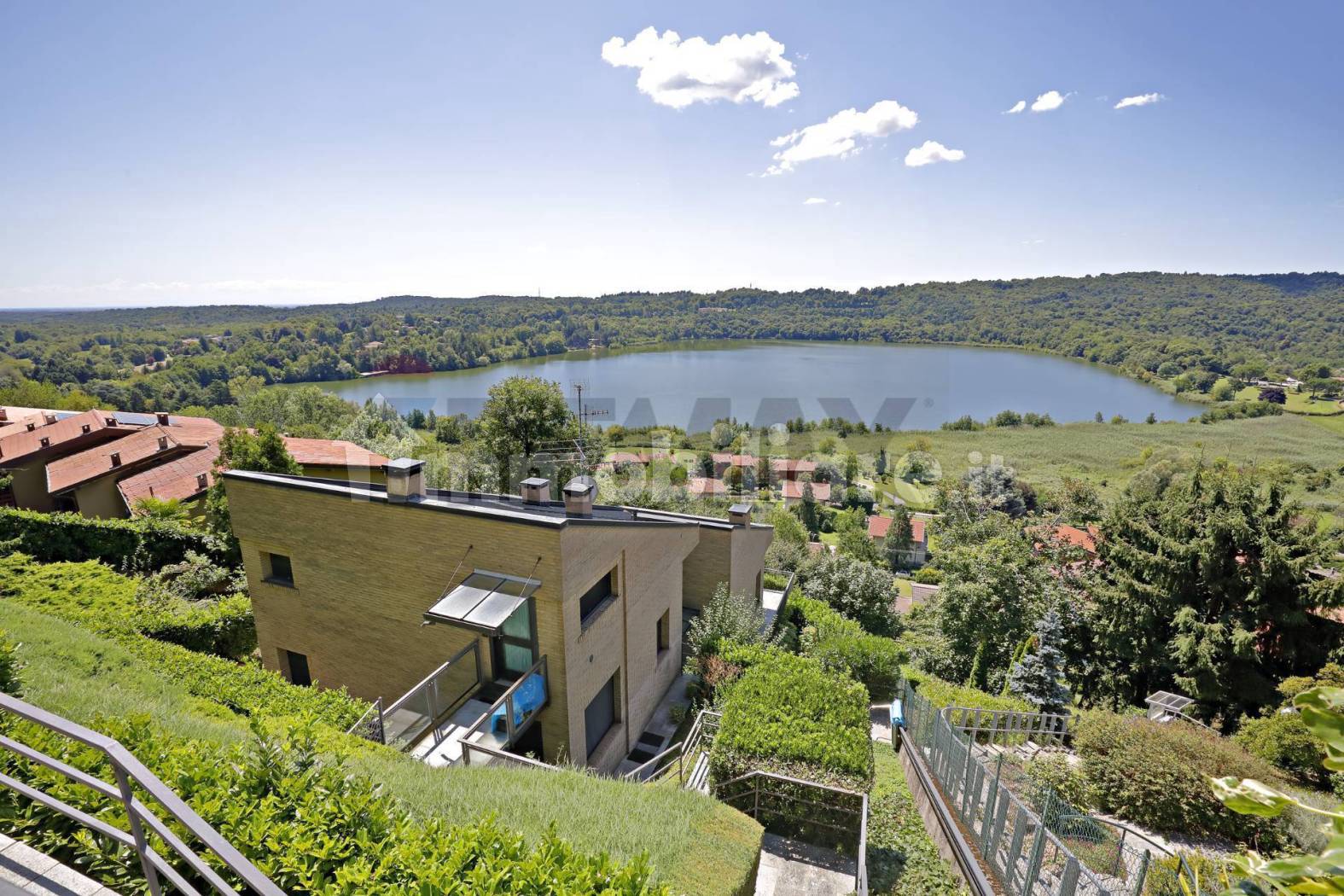 Villa in vendita a Montorfano