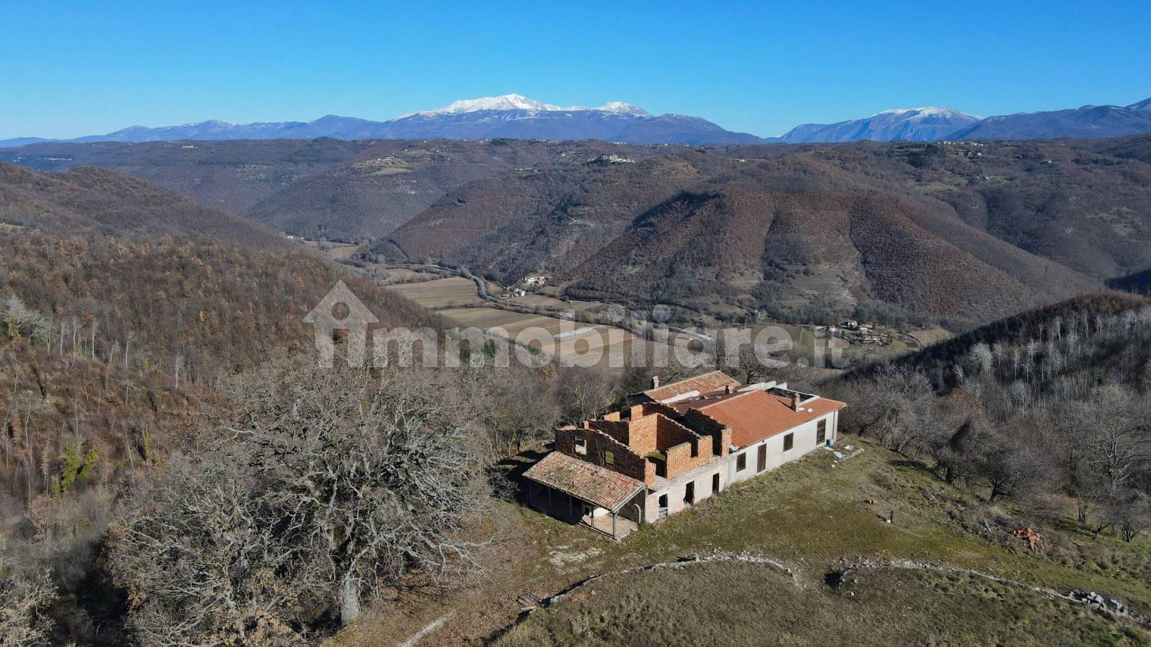 Rustico - Casale in vendita a Rocca Sinibalda