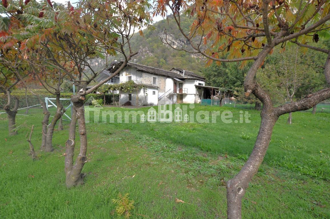 Casa indipendente in vendita a Pont-Canavese