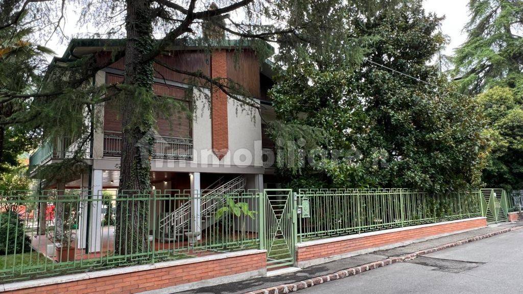 Villa in vendita a Modena