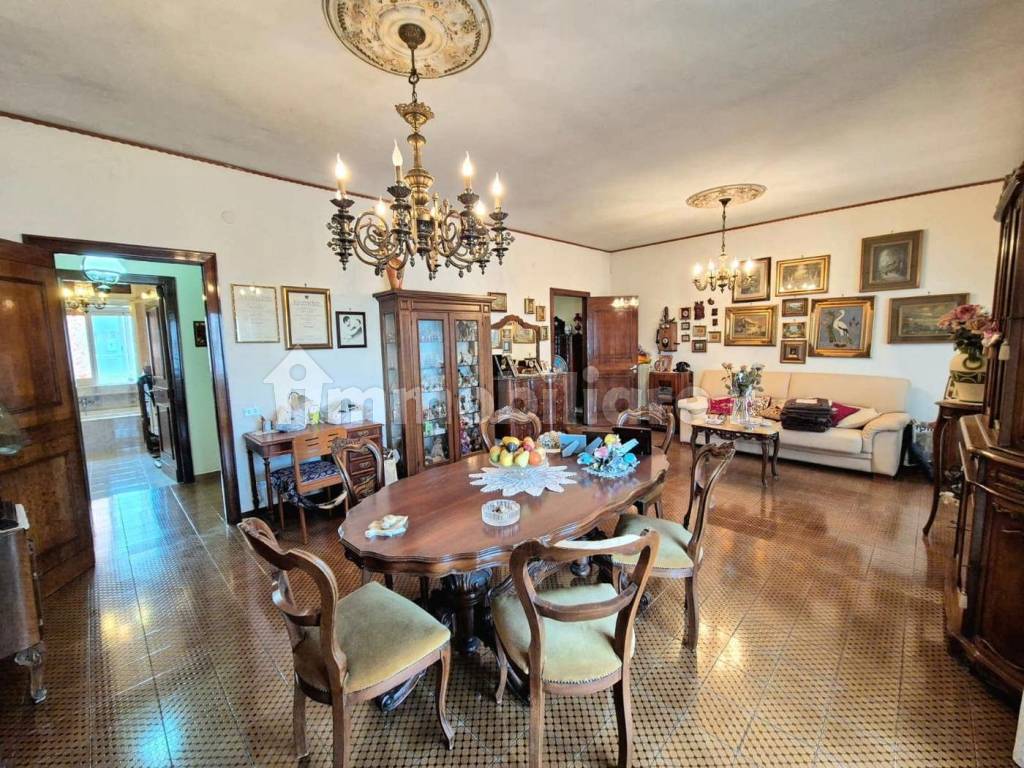 Salone