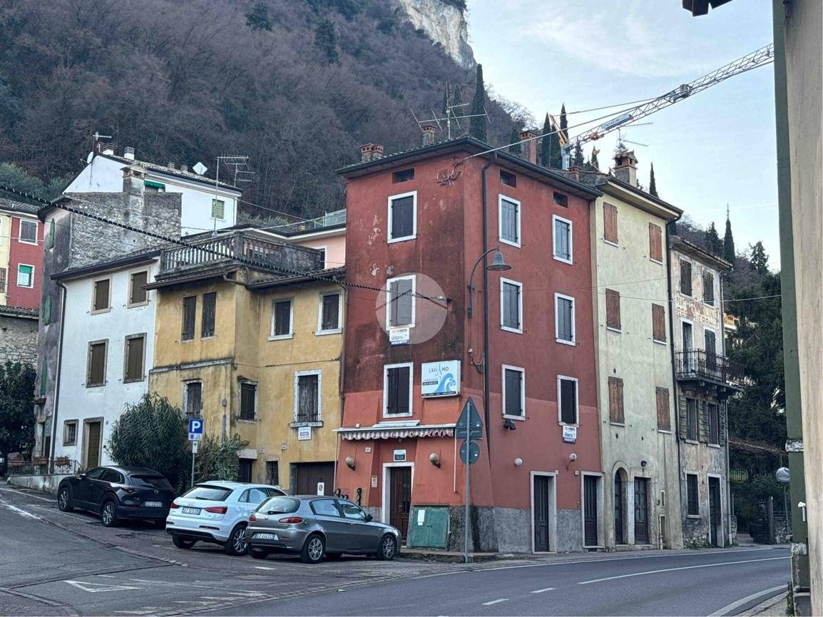 Rustico - Casale in vendita a Garda