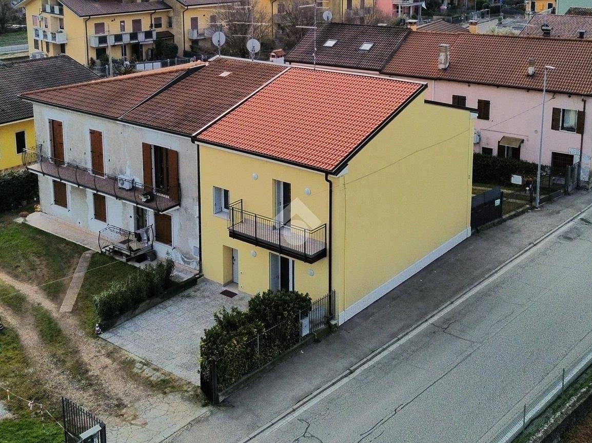 Casa indipendente in vendita a Sommacampagna
