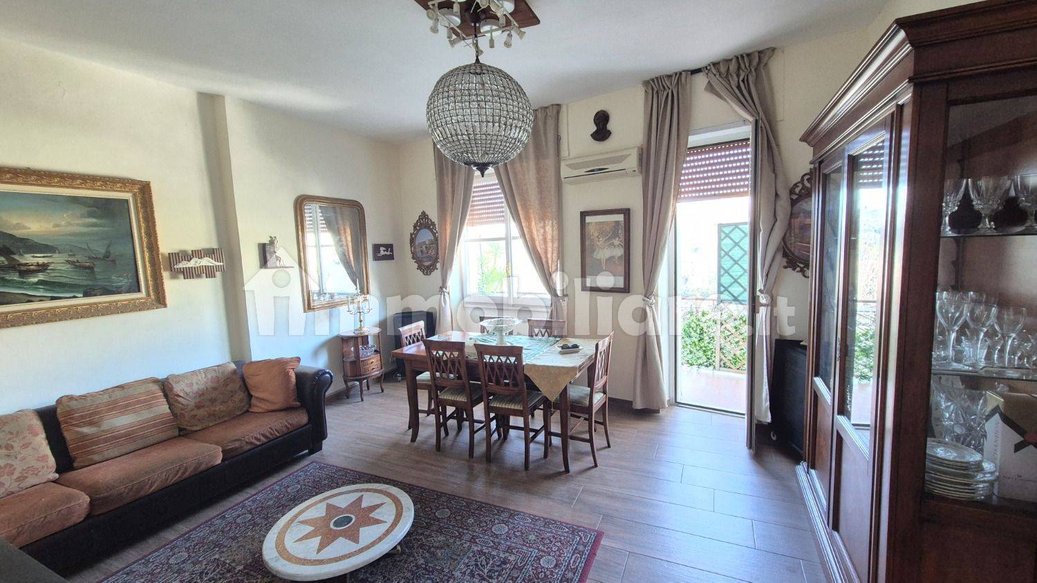 Appartamento in vendita a Napoli