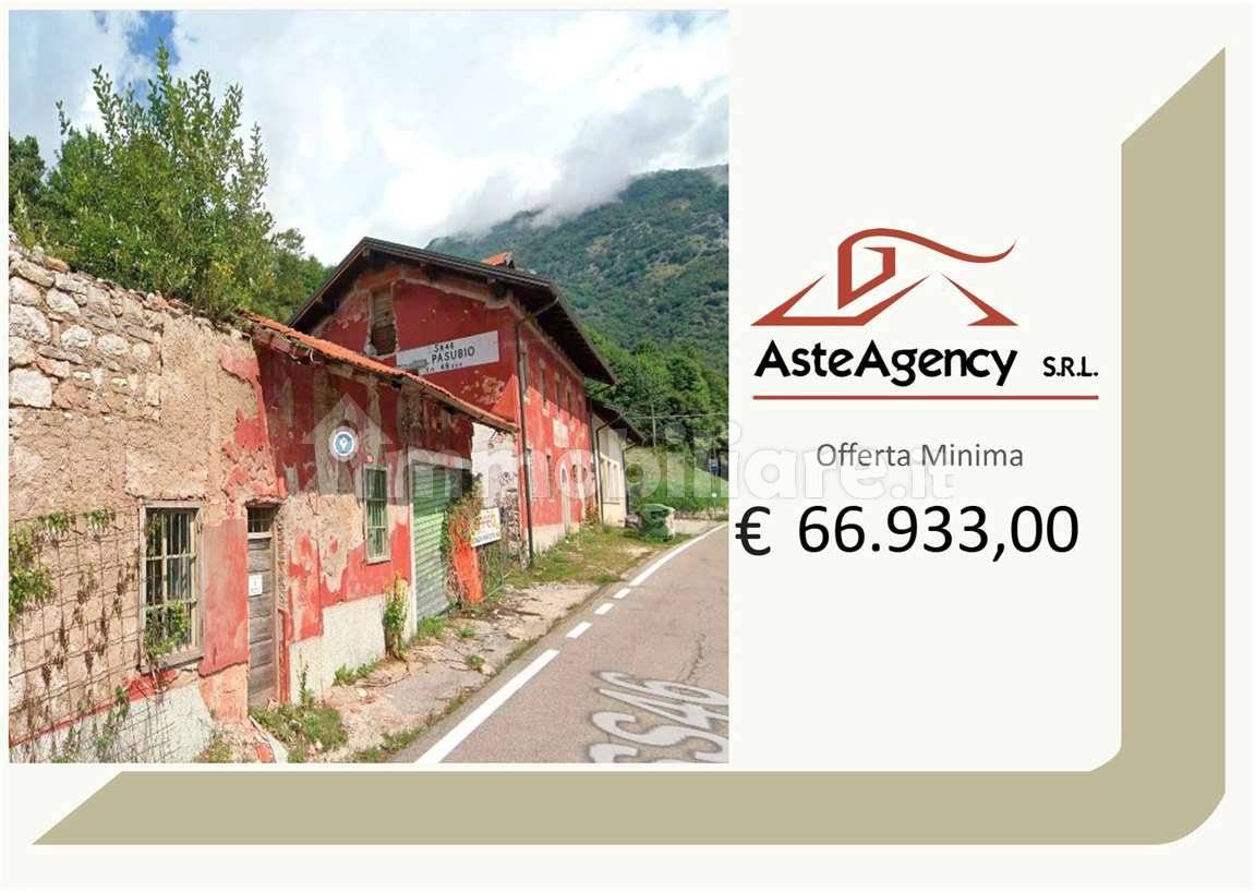 Palazzo - Stabile in vendita a Vallarsa