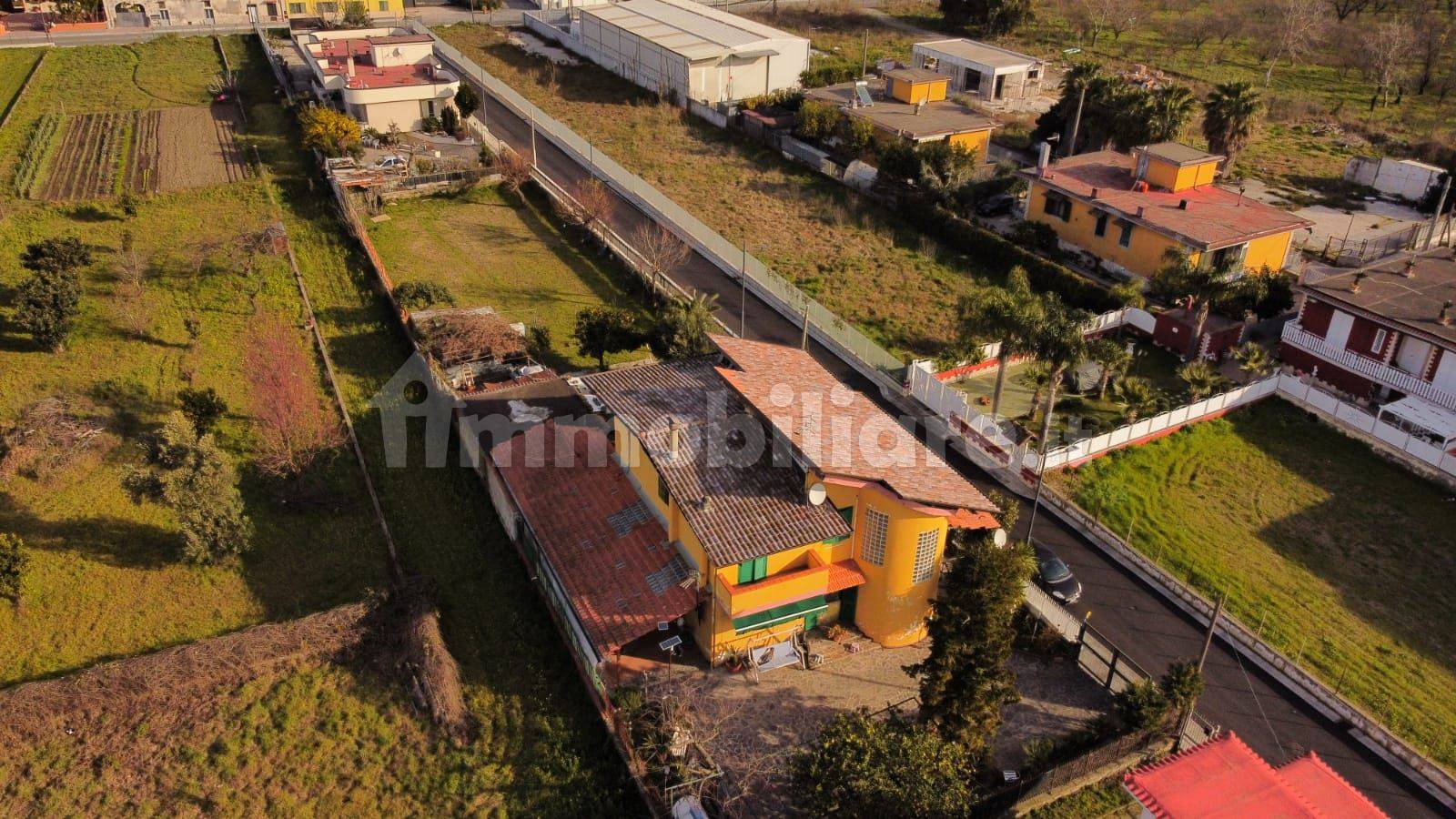 Villa in vendita a Pomigliano d'Arco