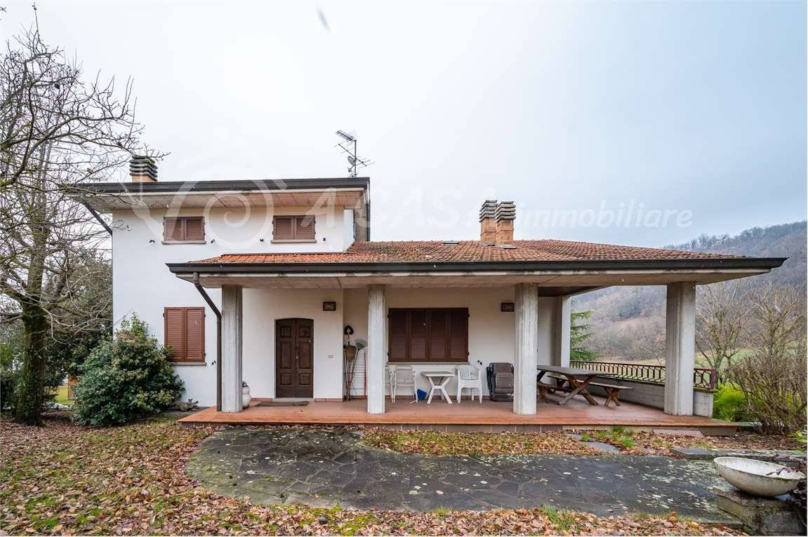 Villa in vendita a Terenzo