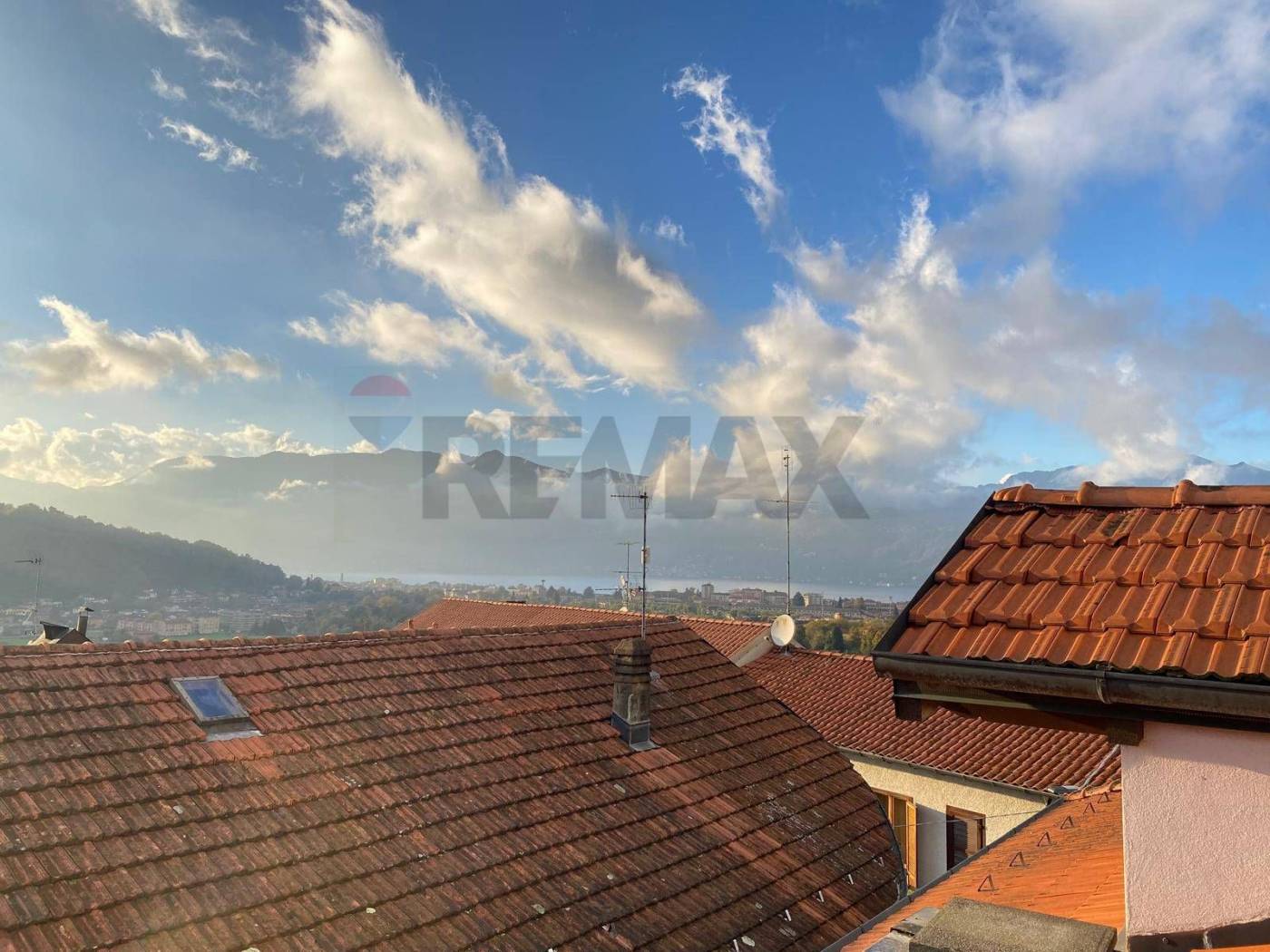 Casa indipendente in vendita a Luino