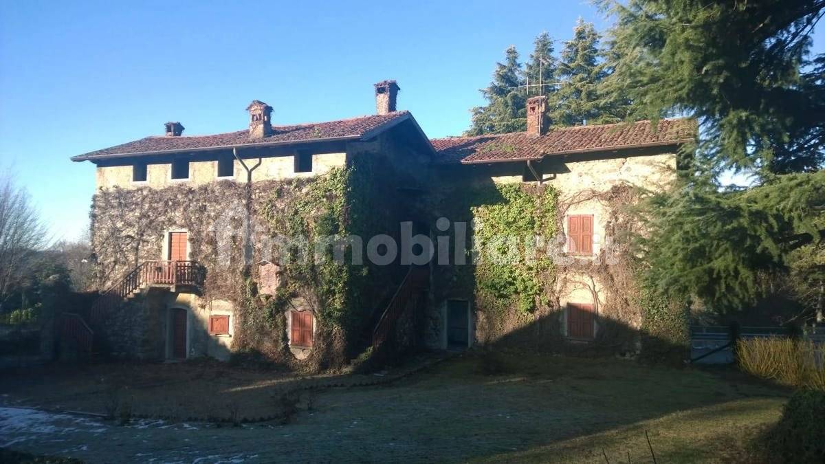 Casa indipendente in vendita a Castello di Brianza