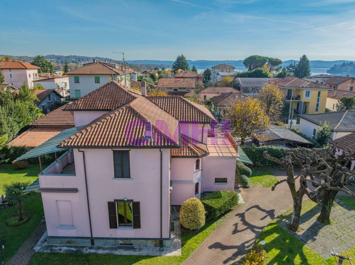 Villa in vendita a Gavirate