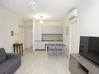Bilocale via Fratelli Rizzardi 45, Trenno, Milano