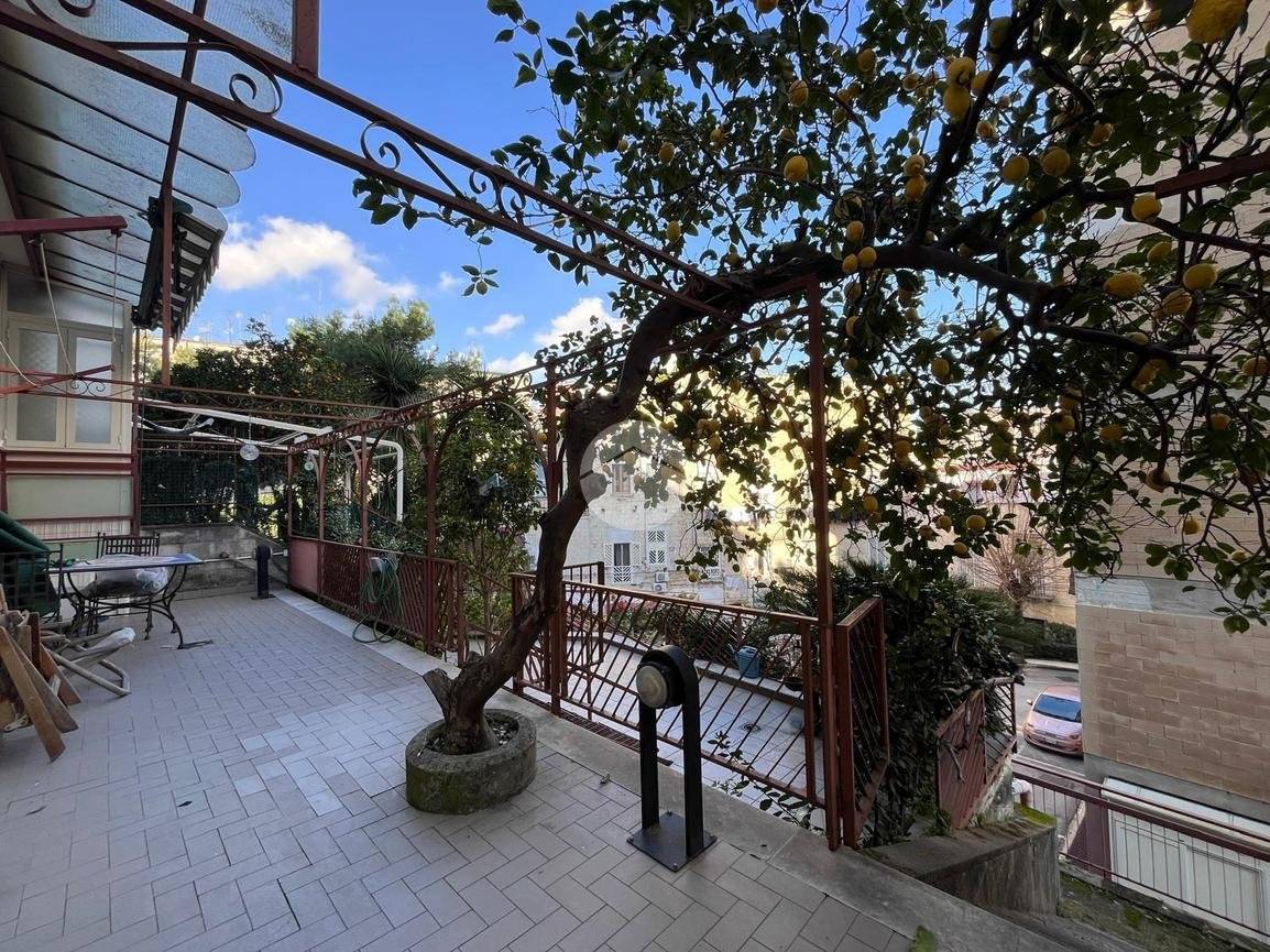 Appartamento in vendita a Napoli