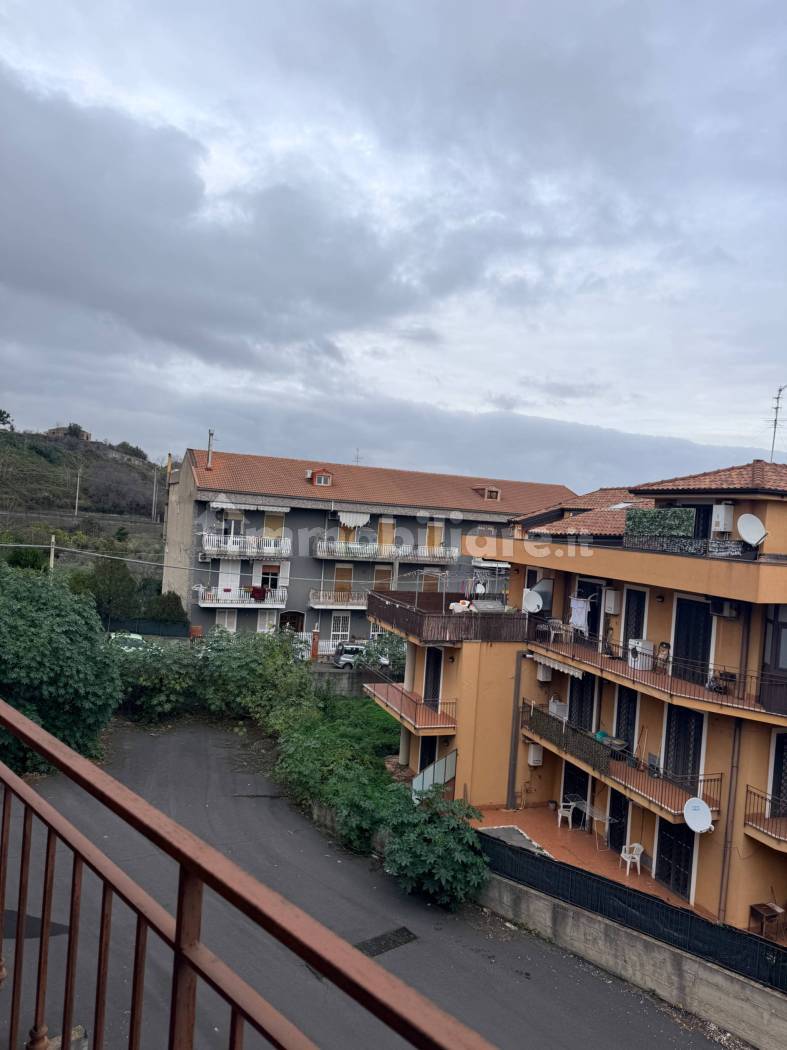 Appartamento in vendita a Aci Catena