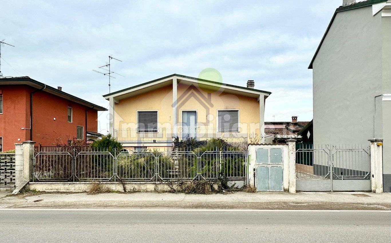 Villa in vendita a Soresina