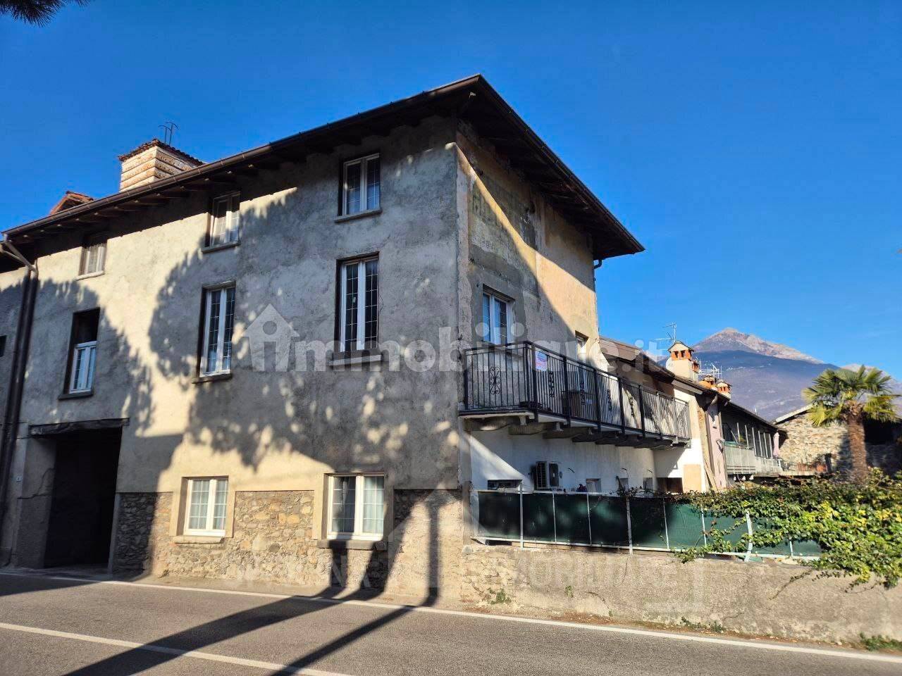 Casa indipendente in vendita a Colico