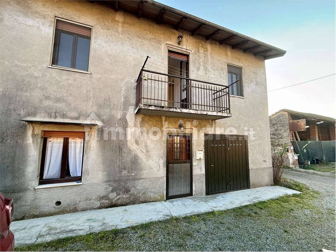 Casa indipendente in vendita a Agrate Conturbia