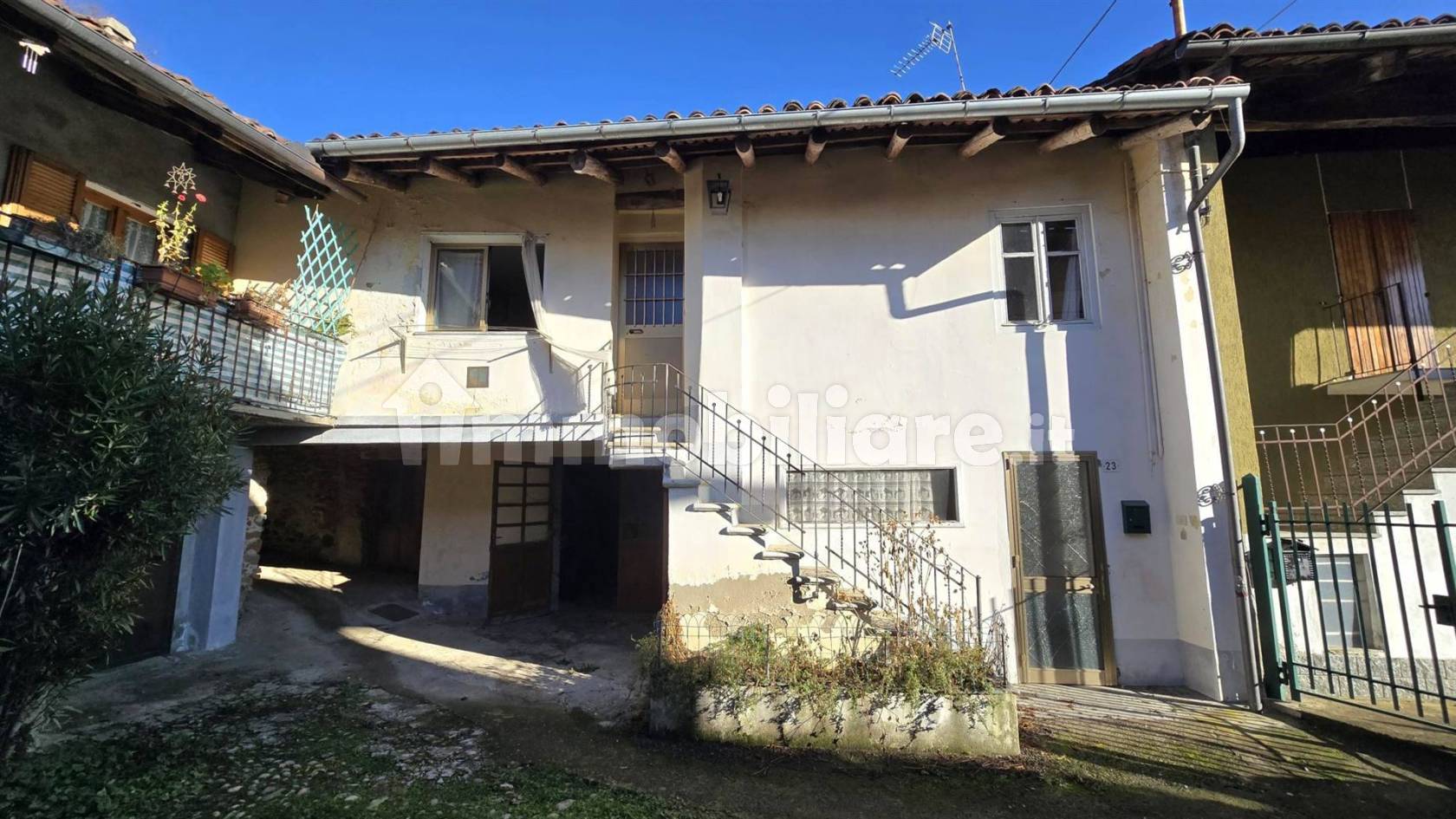 Casa indipendente in vendita a Camburzano