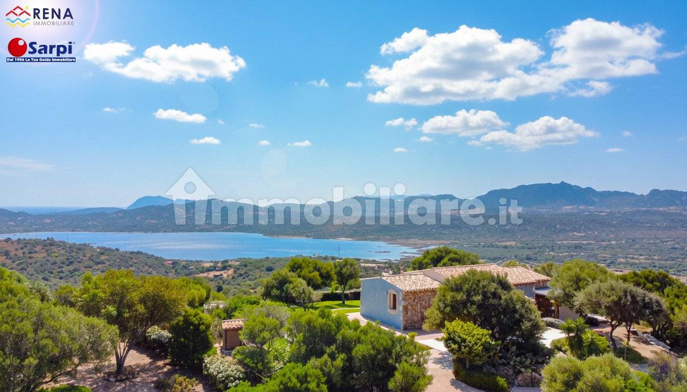 Villa in vendita a Olbia
